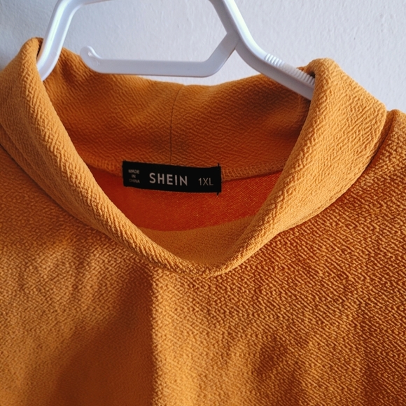 Plus Size High Neck Lace Bishop Sleeve Top - Picture 5 of 9